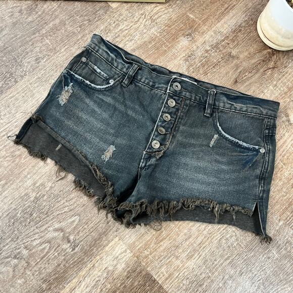 Free People Black Distressed Button Fly Jean Shorts Raw Hem Split Seam - Picture 3 of 4